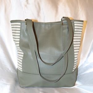 Thirty One Colorblock Tote in Ooh la la Olive Pebble
